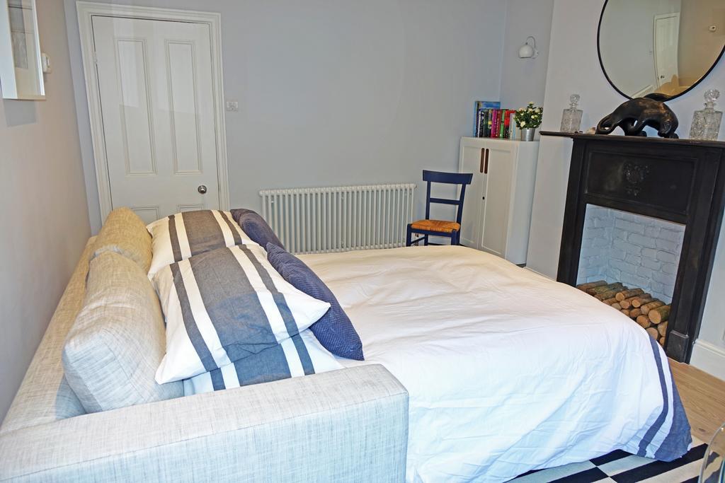 Sparkling Apartment In Kensington Olympia London Kültér fotó