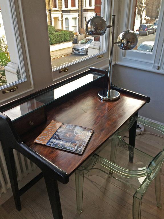 Sparkling Apartment In Kensington Olympia London Kültér fotó