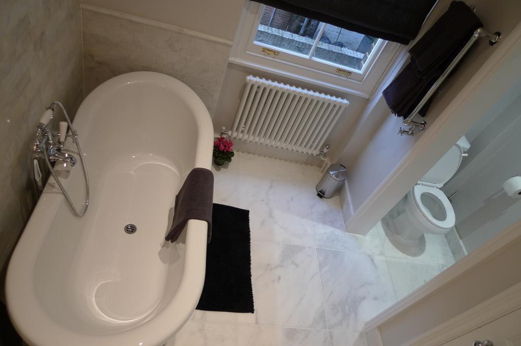 Sparkling Apartment In Kensington Olympia London Kültér fotó